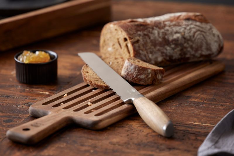 Holm skærebræt med brødkniv