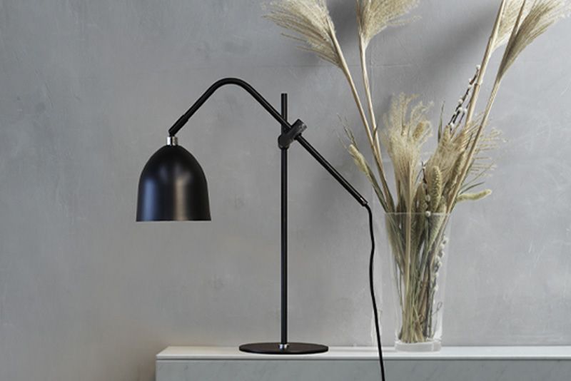 Dyberg Larsen Easton bordlampe sort
