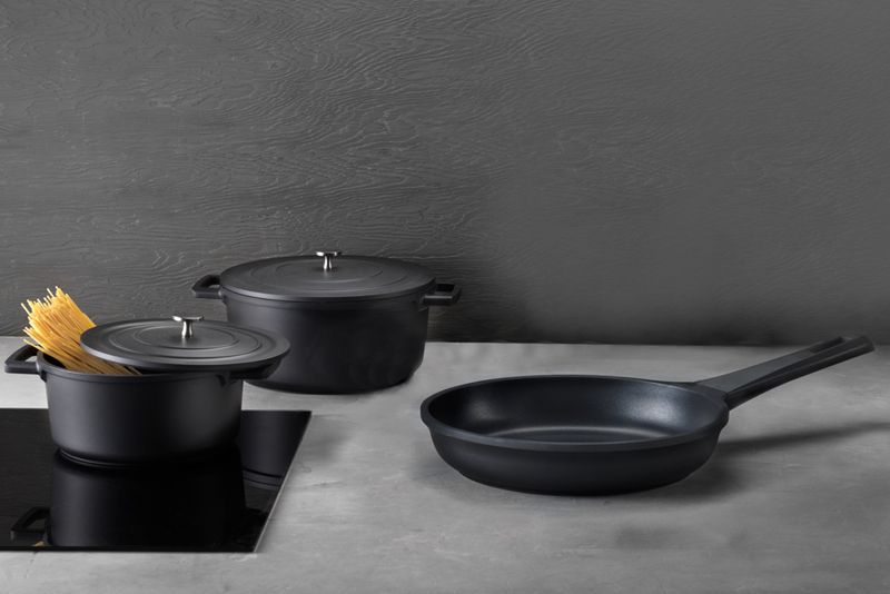 Jernværket Kjøbenhavn 2 gryder plus stegepande