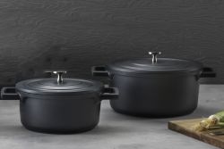 Jernværket Kjøbenhavn 2 gryder plus stegepande