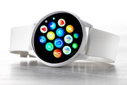 Tobias Jacobsen smartwatch hvid