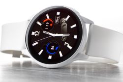 Tobias Jacobsen smartwatch hvid
