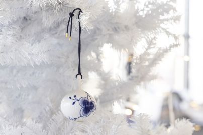 Elegant Blå Mega julekugle fra Royal Copenhagen